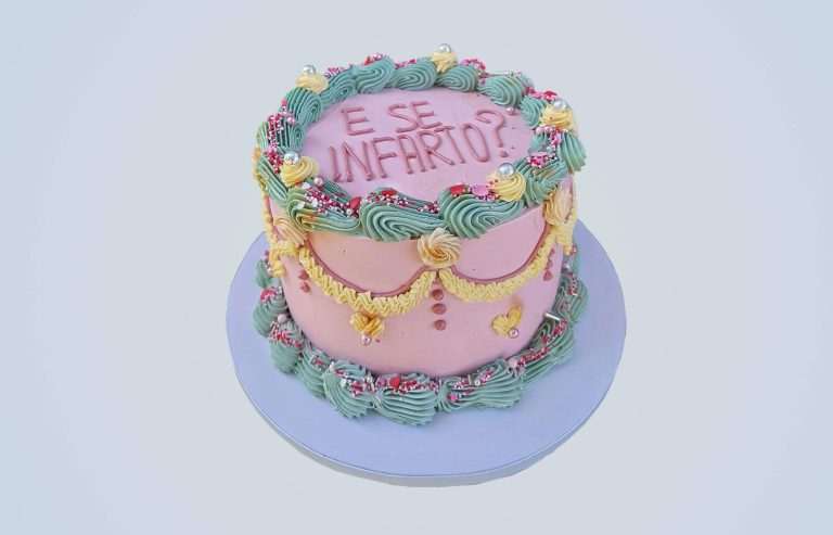 VINTAGE CAKE
